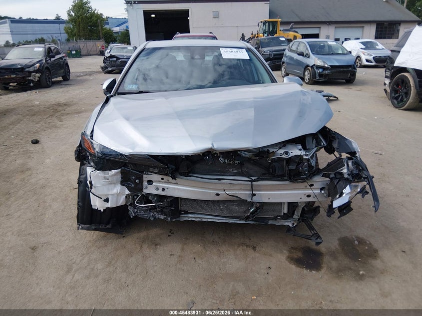 TOYOTA CAMRY - zdjęcie 13