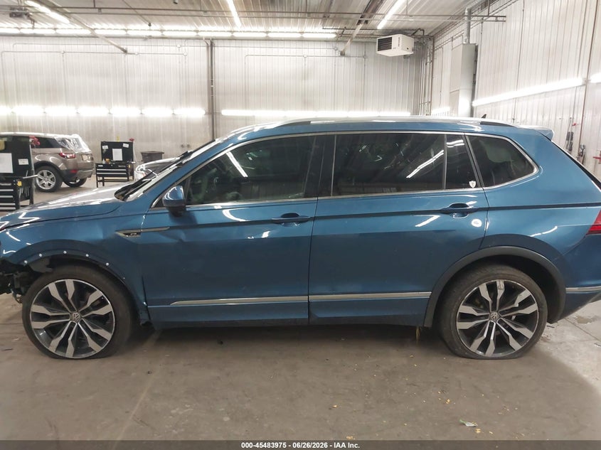 VOLKSWAGEN TIGUAN 2019 VIN 3VV4B7AX3KM072196