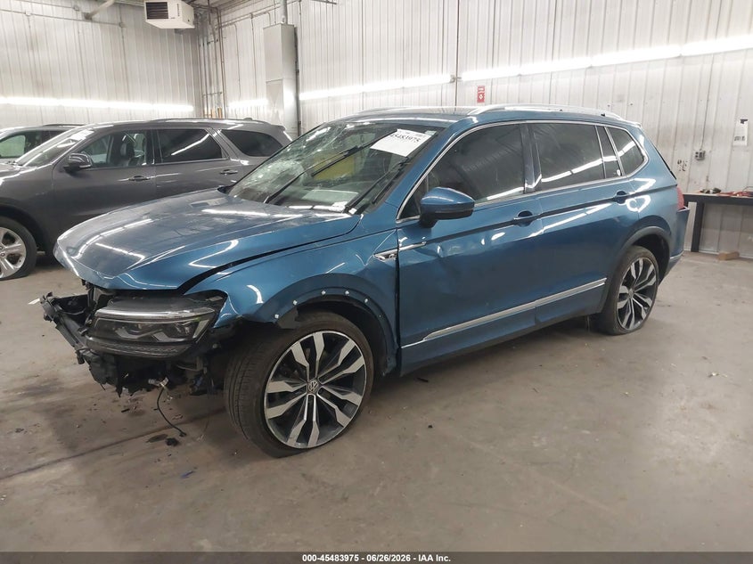 VOLKSWAGEN TIGUAN 2019 VIN 3VV4B7AX3KM072196