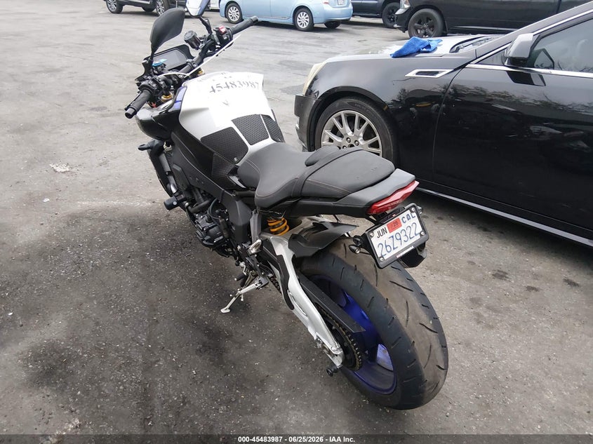 2025 YAMAHA MTN1000 auction photo 3