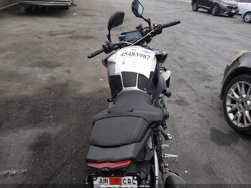 2025 YAMAHA MTN1000 auction photo 6