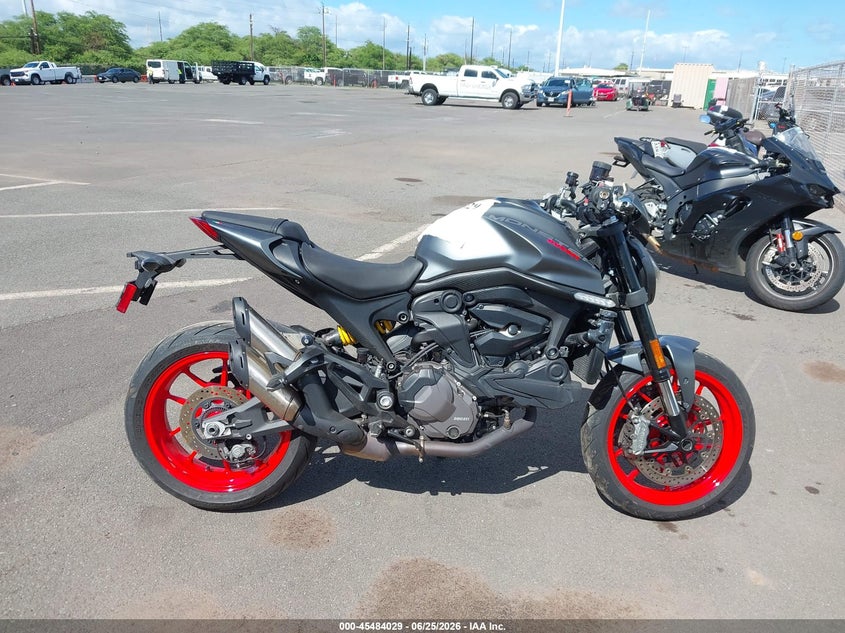 2022 Ducati Monster VIN: ZDMMAMDT2NB006313 Lot: 45484029