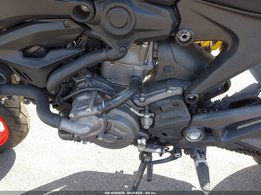 2022 Ducati Monster VIN: ZDMMAMDT2NB006313 Lot: 45484029