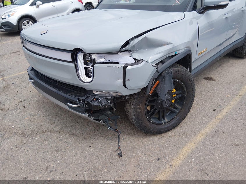 2022 RIVIAN R1T auction photo 6
