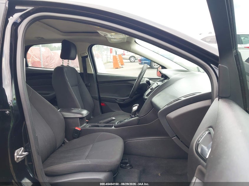 2016 FORD FOCUS auction photo 5