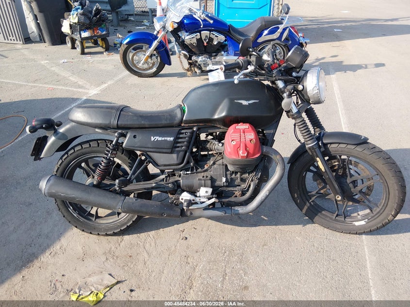 2017 Moto Guzzi V7 Iii Stone VIN: ZGULDU003HM000195 Lot: 45484234