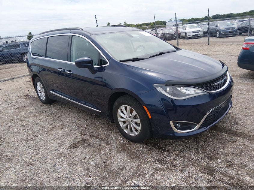 Vin: 2c4rc1bg5hr608113, lot: 45982427, chrysler pacifica touring-l 2017 img_1