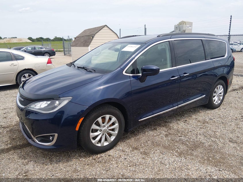 Vin: 2c4rc1bg5hr608113, lot: 45982427, chrysler pacifica touring-l 20172