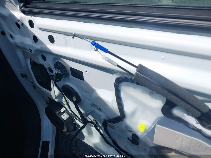 2025 NISSAN KICKS auction photo 5