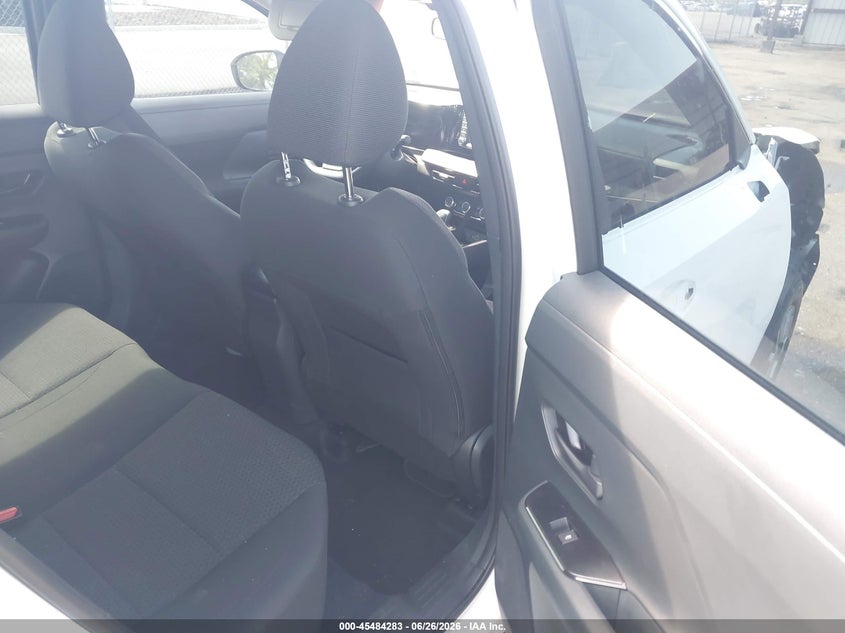 2025 NISSAN KICKS auction photo 8