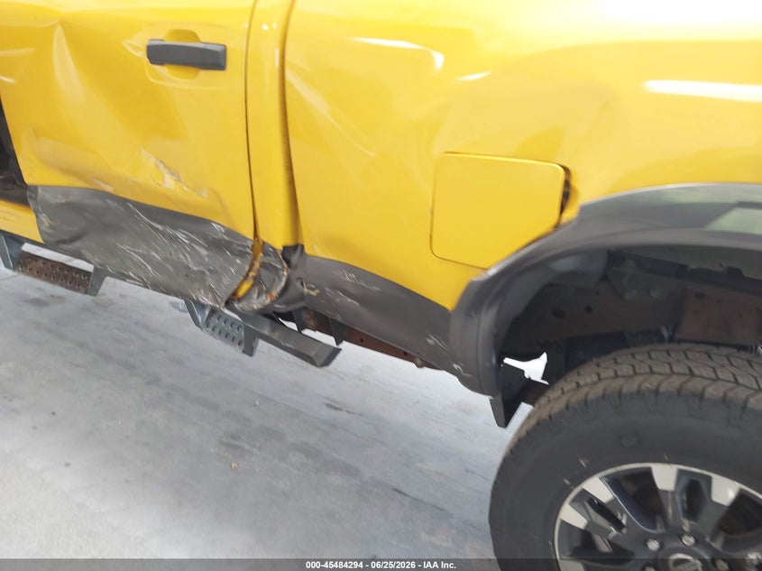 2017 NISSAN TITAN XD auction photo 6