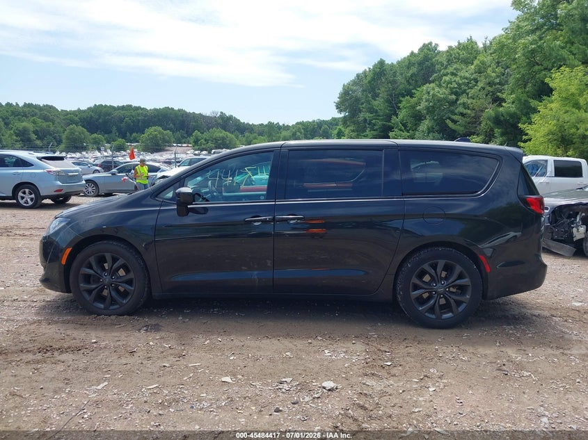 VIN: 2C4RC1FG0LR150483 2020 CHRYSLER PACIFICA TOURING