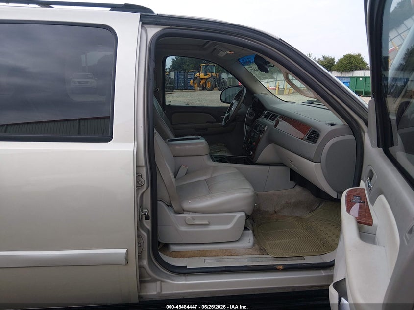 2007 CHEVROLET SUBURBAN auction photo 5