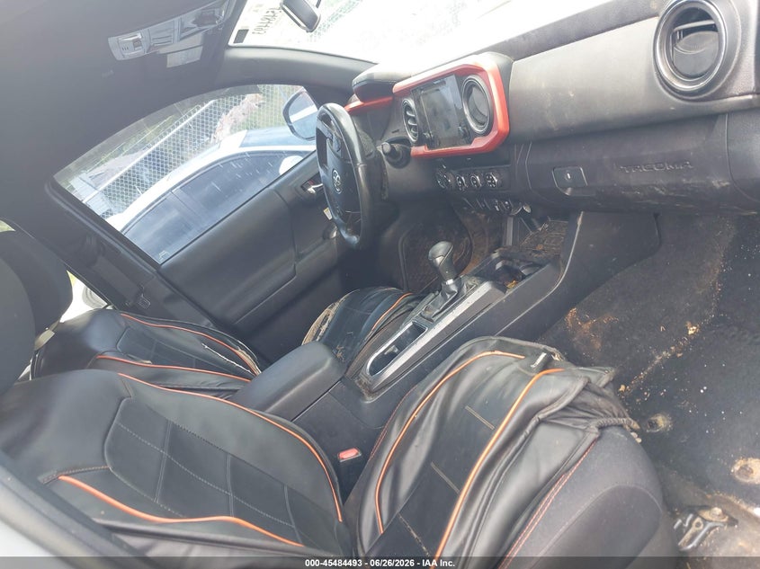 2019 TOYOTA TACOMA auction photo 5