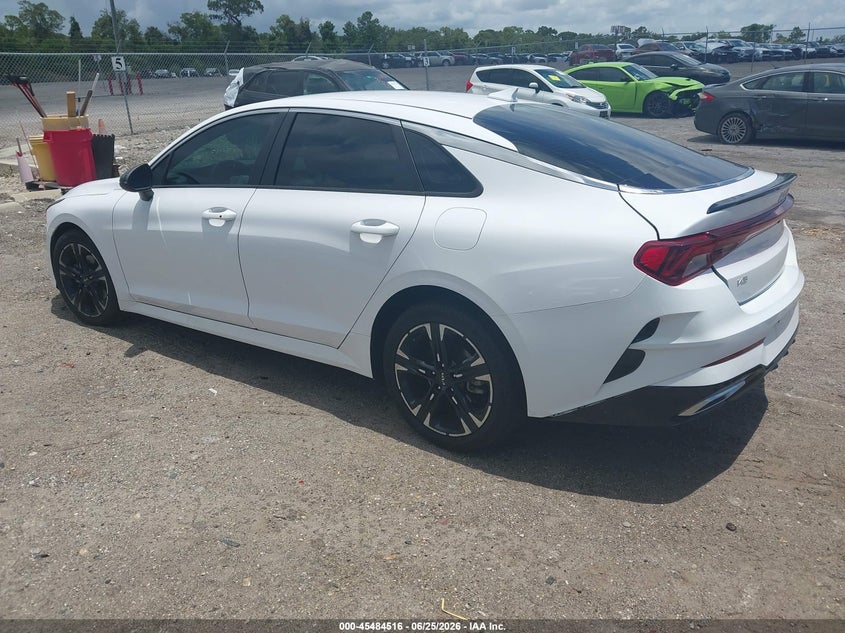 2023 KIA K5 auction photo 3