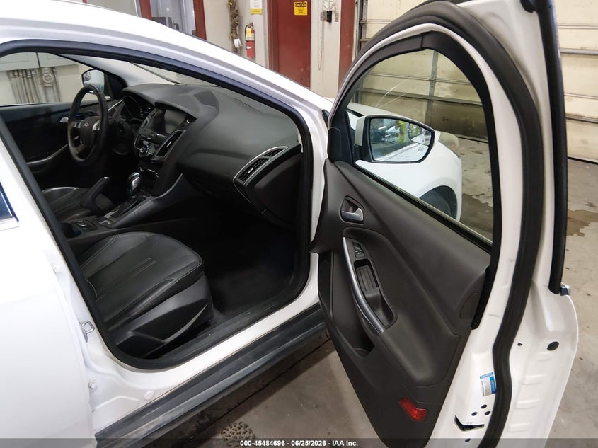 FORD FOCUS 2014 VIN 1FADP3N2XEL197778