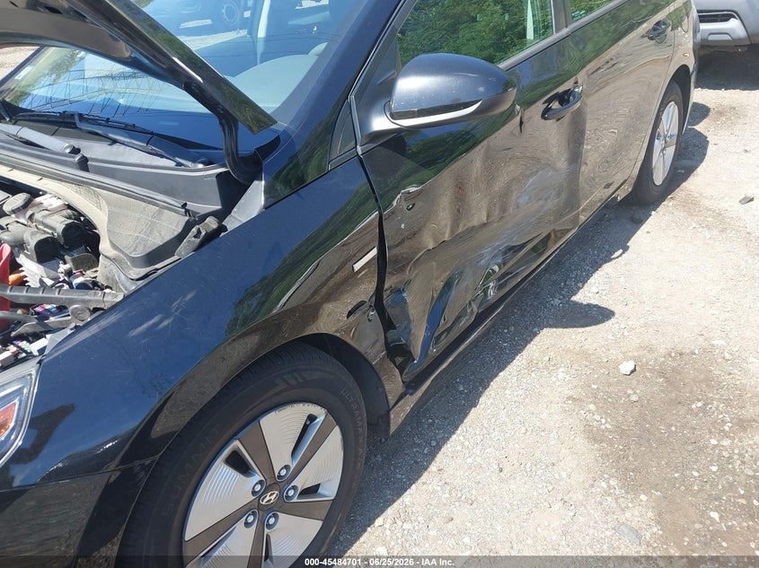 2018 HYUNDAI IONIQ HYBRID auction photo 6
