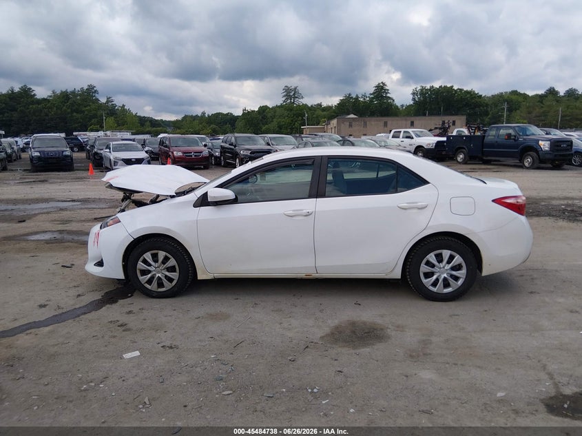 VIN 2T1BURHE7JC093284 2018 TOYOTA COROLLA L