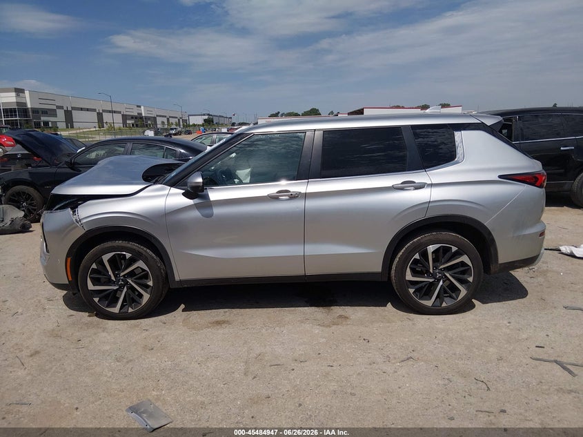 2024 Mitsubishi Outlander Se 2.5 2Wd/Se Black Edition S-Awc/Se Black Edition W/Pano Roof S-Awc VIN: JA4J3VA83RZ025524 Lot: 45484947