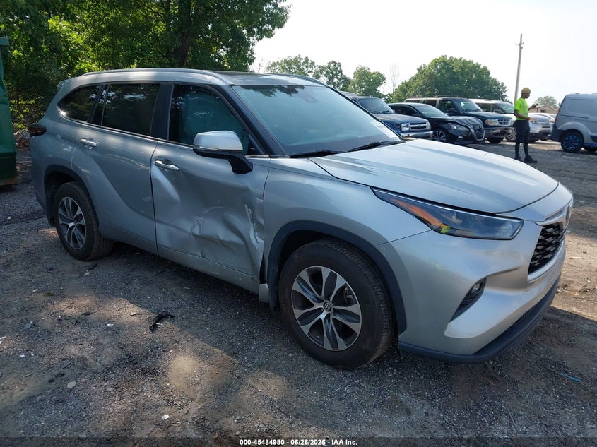 2024 TOYOTA HIGHLANDER auction photo 1