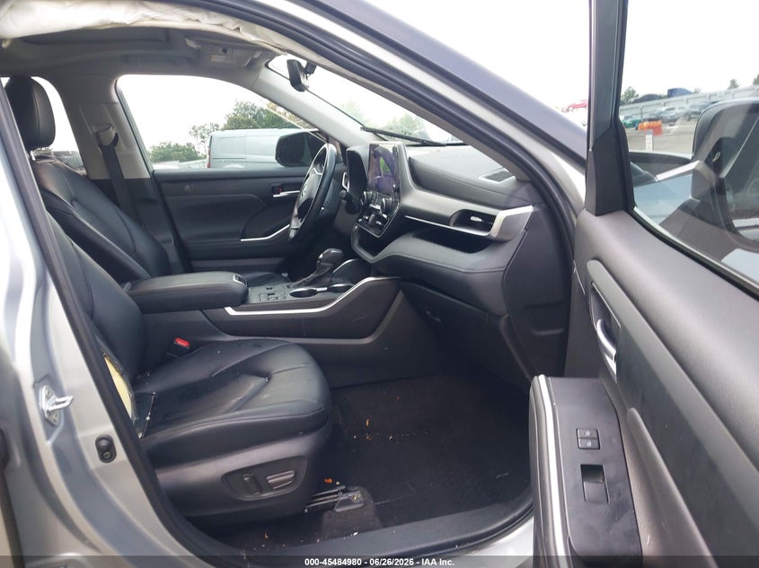 2024 TOYOTA HIGHLANDER auction photo 5