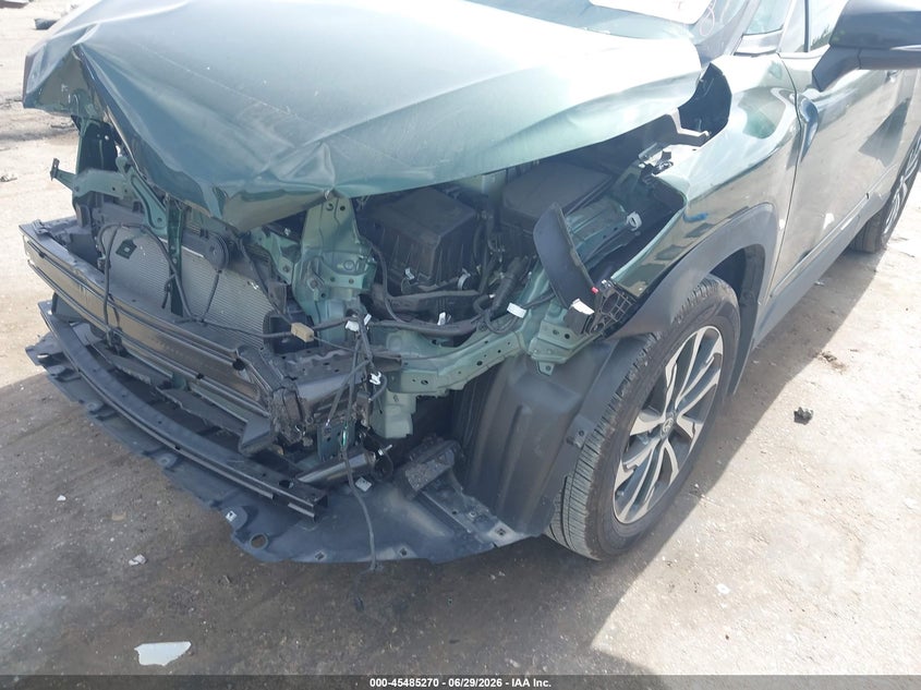 2025 Toyota Corolla Cross Xle VIN: 7MUEAAAG8SV141988 Lot: 45485270