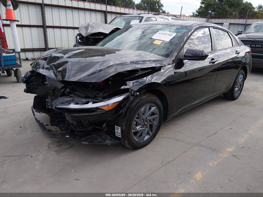 2026 HYUNDAI ELANTRA HYBRID auction photo 2