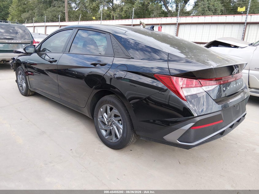 2026 HYUNDAI ELANTRA HYBRID auction photo 3