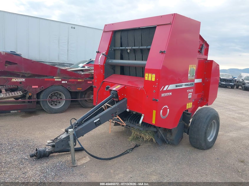 2016 MASSEY FERGUSON 1745 ROUND BALER auction photo 2
