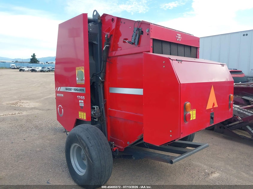 2016 MASSEY FERGUSON 1745 ROUND BALER auction photo 3