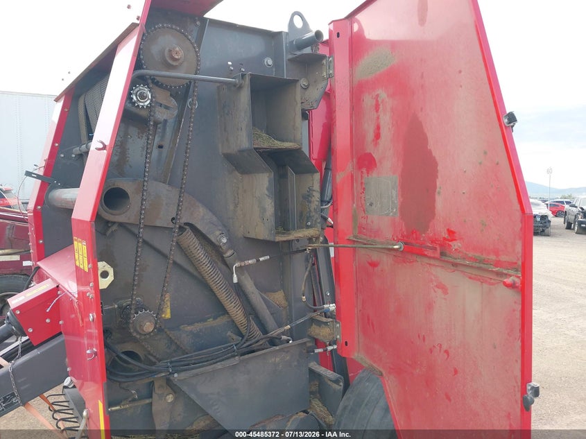 2016 MASSEY FERGUSON 1745 ROUND BALER auction photo 8
