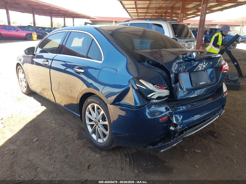 2019 MERCEDES-BENZ A 220 auction photo 3