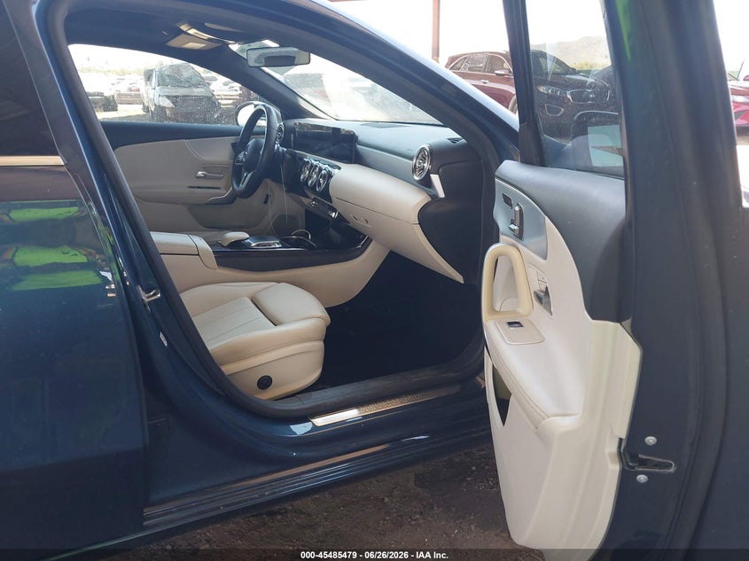 2019 MERCEDES-BENZ A 220 auction photo 5