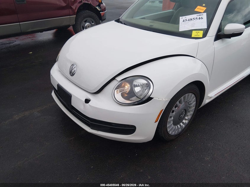 2013 Volkswagen Beetle 2.5L VIN: 3VWJX7AT6DM683775 Lot: 45485546