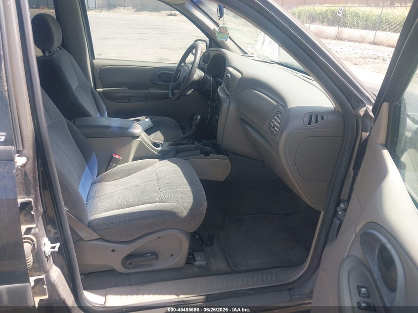 2004 CHEVROLET TRAILBLAZER auction photo 5