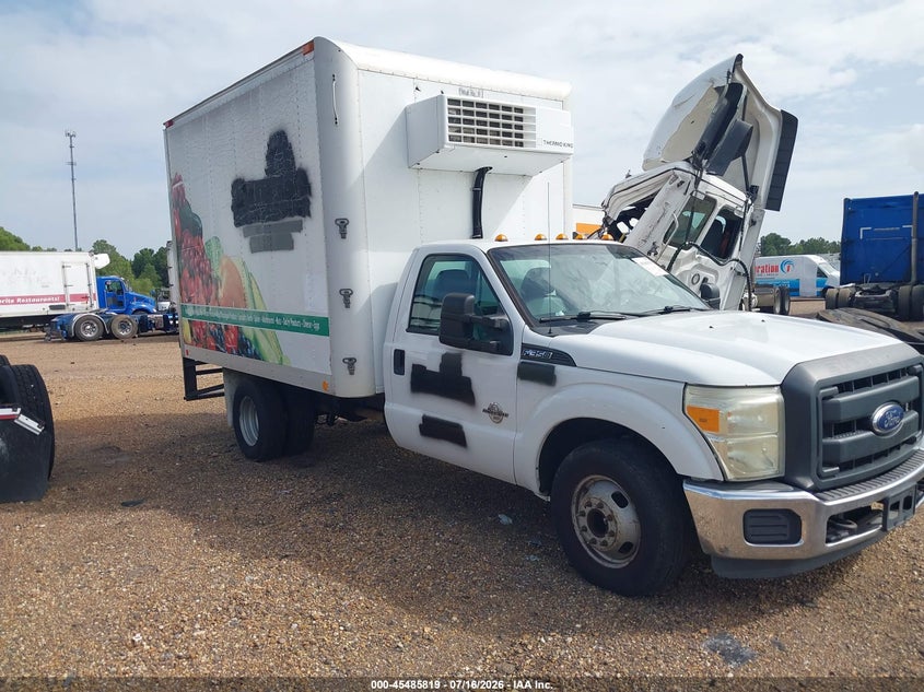 2015 FORD F-350 CHASSIS auction photo 1