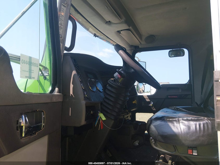 2017 KENWORTH T3 SERIES auction photo 7