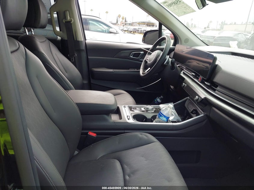 2025 KIA CARNIVAL MPV HYBRID auction photo 5
