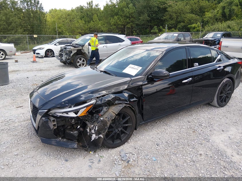 2019 NISSAN ALTIMA auction photo 2