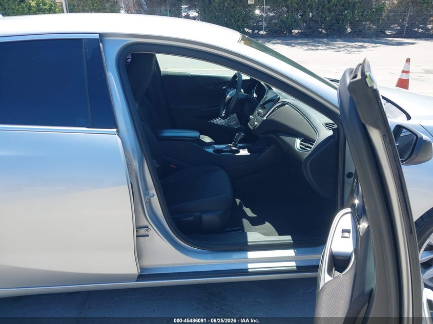 2020 CHEVROLET MALIBU auction photo 5