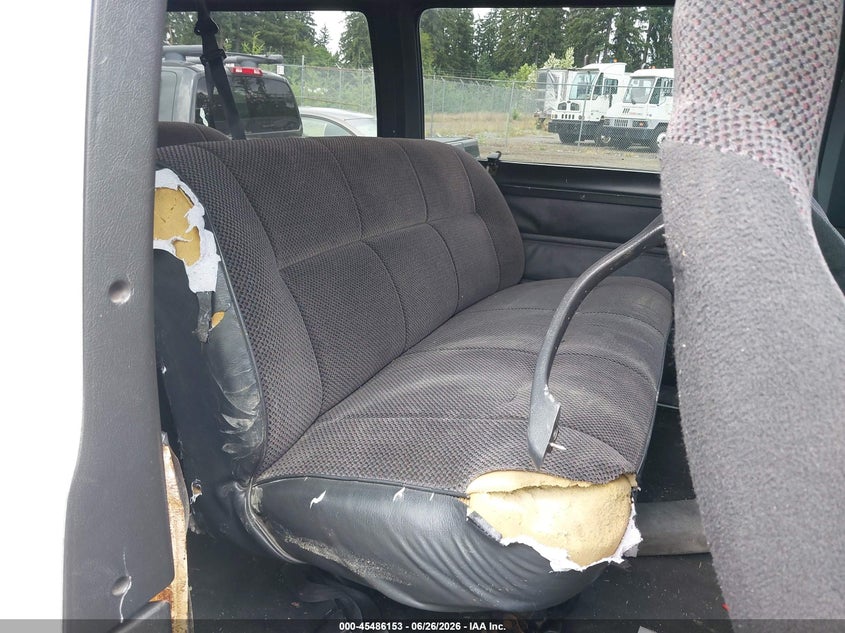 2001 DODGE RAM WAGON 3500 auction photo 8