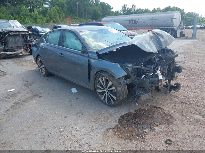 2022 NISSAN ALTIMA SR FWD