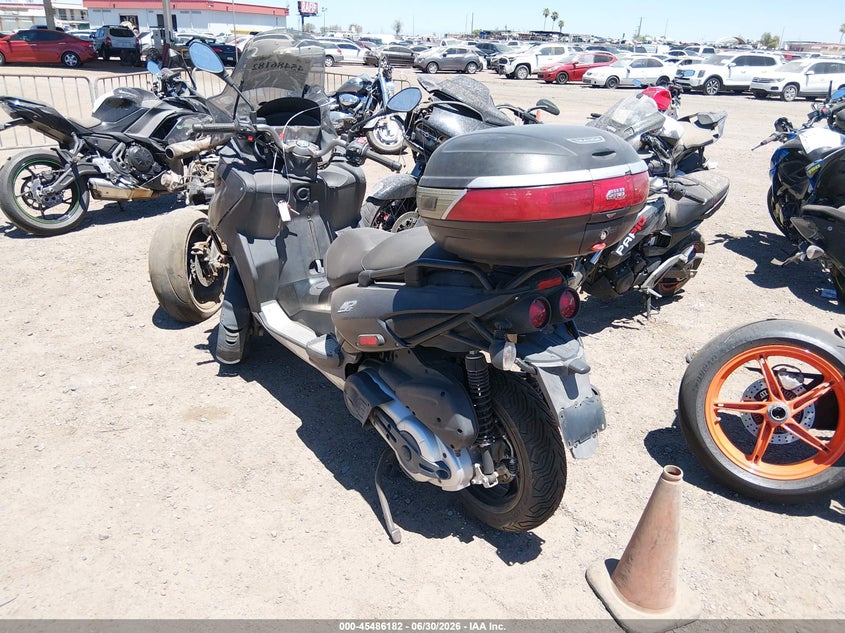 2009 PIAGGIO MP3 BIKE 1