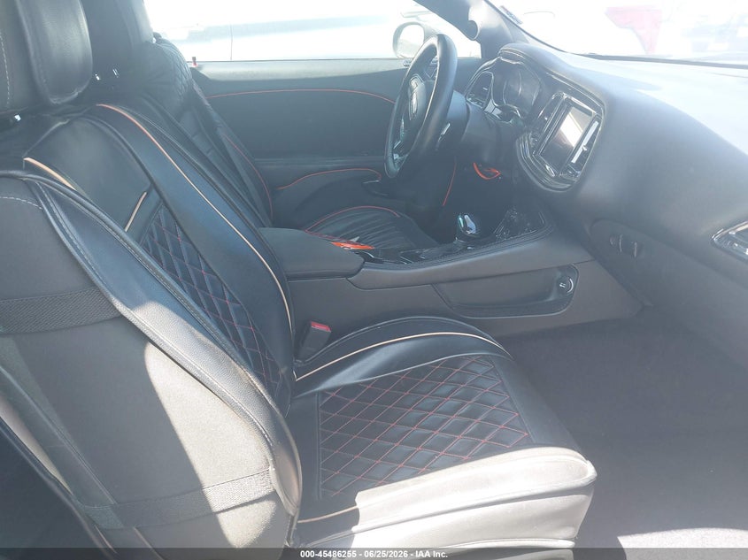 2017 DODGE CHALLENGER auction photo 5
