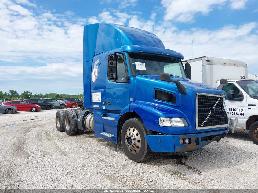 2016 VOLVO VN auction photo 1
