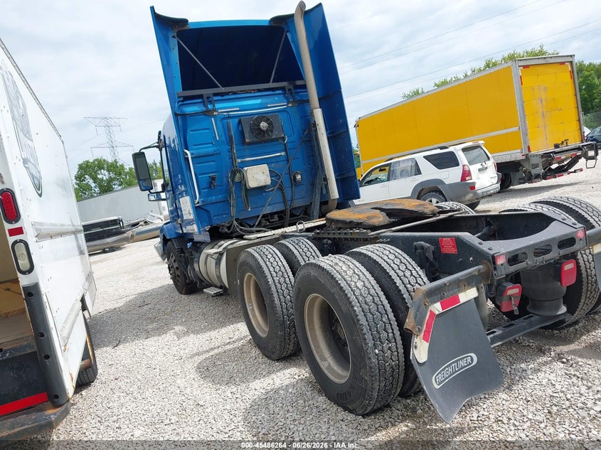 2016 VOLVO VN auction photo 3