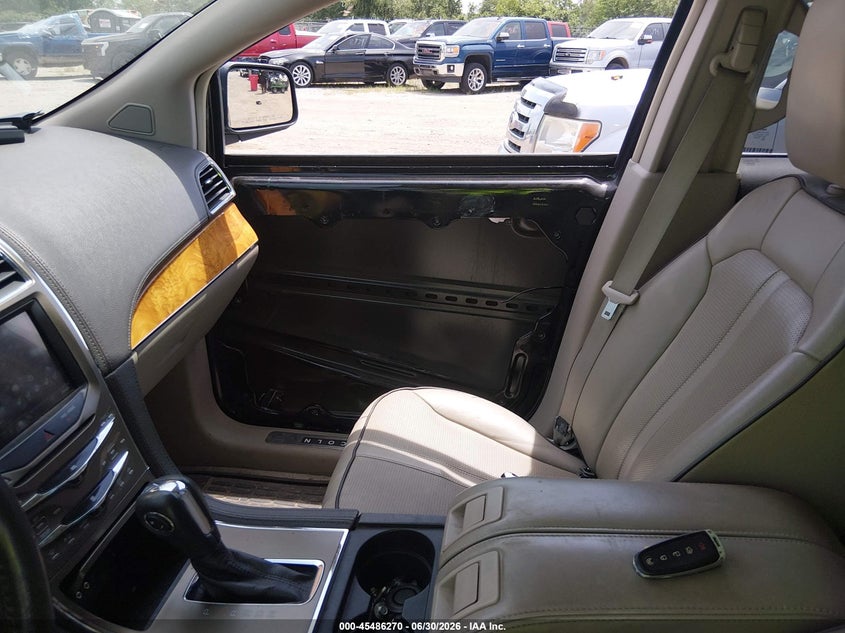 2011 LINCOLN MKX auction photo 6