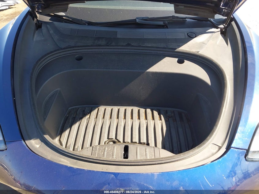 AtlanticExpress - Tesla Model 3