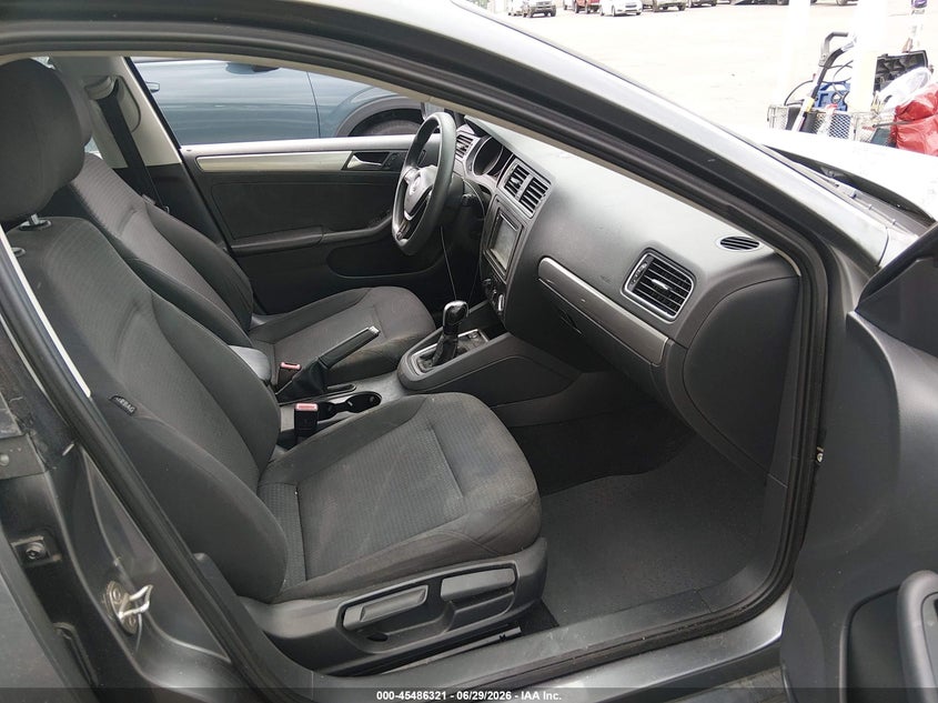 2016 VOLKSWAGEN JETTA auction photo 5