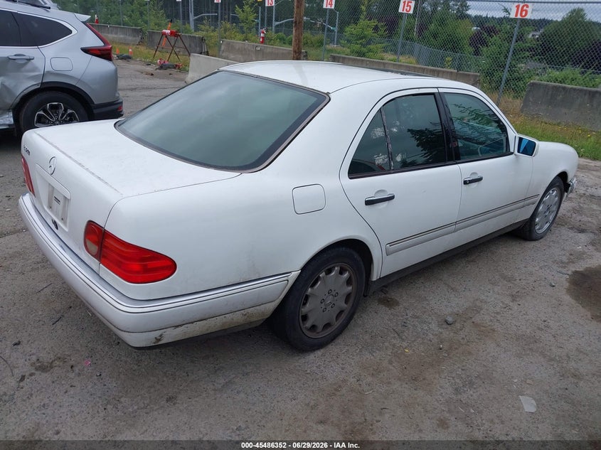 1997 MERCEDES-BENZ E 320 auction photo 4